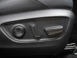 運転席はパワーシートなのでお好みのドライビングポジションに調整可能です♪