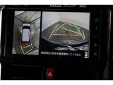 車両を上から見たような映像表示するパノラミックビューモニター付き!