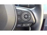 レーダークルーズコントロール(全車速追従機能付)付きです。車速に応じて追従支援してくれるので、ロングドライブも快適です。詳細は販売店スタッフまでおたずねください。