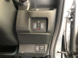 【両側電動スライドドア】リモコンや運転席のスイッチ操作のほか、ドアハンドルを少し引くだけでリアドアが自動開閉します♪