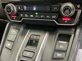 運転席/助手席シートヒーターで寒い日もすぐに温かくなり快適に過ごせます。3段階の温度調整が可能です