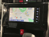 純正ナビを装備。タッチパネル式で使いやすく、お出かけもラクラクです。