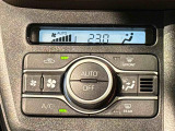 車内空調は&rdquo;AUTOエアコン&rdquo;にお任せ。運転に集中出来ますよ!