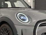 LEDヘッドライト・1目でMINIと分かる丸目のライトです。