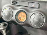 【オートエアコン】一度お好みの温度に設定すれば、車内の温度を検知し風量や温度を自動で調整。暑い&hellip;寒い&hellip;と何度もスイッチ操作をする必要はありません。快適な車内空間には必須の機能ですね♪