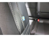 運転席サイドには、スウェーデン国旗タグが施されています。