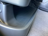 濡れた傘や置き靴などをすっきりしまえる最適なシートトレー