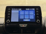 ディスプレイオーディオを装備。スマホと車をつなぐことで、これまでのナビに加えていろんなサービスが楽しめます。