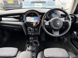 ◆LIBERALAは、輸入車選びの新たなスタイルを提案するインポート・セレクト・ブランドです。オーナー様となる方がクルマから直接感じる感性を第一にした、最良の一台との出会いをコーディネートいたします。