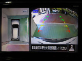 アラウンドビューモニターで車庫入れも空から見ている様に駐車できラクラクです。