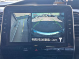 アラウンドビューモニターは前方や側面を映し出すことも可能ですので発進時の確認や幅寄せ離合時などにとても便利です。