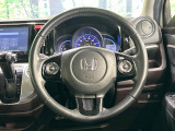 【純正革巻きステアリング】上質な革を使用することで、手にしっかり馴染みとても運転しやすいハンドルです♪