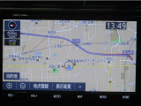 直感的に操作出来るナビゲーションを搭載。ルート案内が分かりやすく、運転中のストレスを軽減します。目的地までスムーズに導いてくれる、実用性の高い装備です。