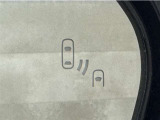 車線変更時の後方確認をアシストしてくれるブラインドスポットモニター!ドアミラーの死角を検知してくれるから車線変更もスムーズです。