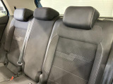 シートは適度な硬さによって長時間の運転でも疲れにくいと定評があります。国産車とは全く違った座り心地ですが、長年培われた欧州の椅子文化をご体感ください。