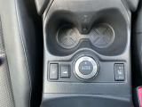 ドリンクホルダーがあるのはとっても便利!折りたたむとコンパクトに収納できます☆