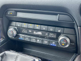 運転席&助手席シートベンチレーション装備で夏場のレザーシートのべたつきも解消されます