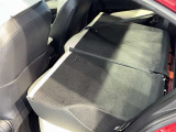 シートを倒すと広々とした荷物スペースに☆