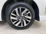 純正のアルミホイール装着。タイヤサイズは165/65R14