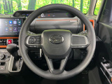 インテリアに合わせたデザインのステアリングは、運転される方のことも考え、運転しやすい形状、大きさです。是非一度、実際に触ってお確かめください。