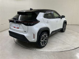 優れた走行性能に加え、さまざまなライフスタイルに合った使い方を可能にするSUV!運転時の視点が高いので見通しが良く、カッコいいデザインで人気があります!