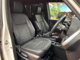 運転席シート廻りは使用感も少なく、良好な状態となっています。丁寧に使われていたことがよくわかりますね。