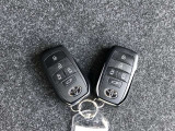 スマートキー2本付き!キーをポケットやカバンに入れておくだけでドアの施錠・開錠やエンジンスタートの操作が簡単です!