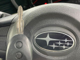 【キーレス】少し離れた場所からでもボタン一つでドアの開錠・施錠ができるのでとっても便利!ドアの鍵穴周りに傷をつけることもありません♪