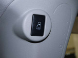 後ろにも助手席パワースライドドアスイッチ!!