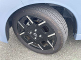 純正アルミホイールが車両とマッチしています!