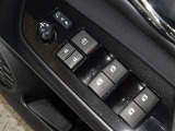 電動格納式ドアミラー・パワーウインドウを装備しています。