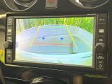 【バックカメラ】駐車時に後方がリアルタイム映像で確認できます。大型商業施設や立体駐車場での駐車時や、夜間のバック時に大活躍!運転スキルに関わらず、今や必須となった装備のひとつです!
