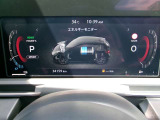 メーター中央に、様々な車両情報を表示してくれる、ディスプレイがついています。