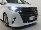 高輝度で点灯速度が速く、しかも消費電力の少ないLEDヘッドライトが装備されています!LEDの明るい光が走行中の視界の確保をサポートして、夜のドライブがより楽しく安全に運転できます♪
