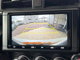 【バックカメラ】駐車時に後方がリアルタイム映像で確認できます。大型商業施設や立体駐車場での駐車時や、夜間のバック時に大活躍!運転スキルに関わらず、今や必須となった装備のひとつです!
