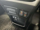 運転席、助手席にはシートヒーターが付いています。最近の冬場は例年よりも寒くなっています。。。シートヒーターがあるとないとじゃ大違い!ぜひお試しあれ!