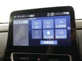 オーディオ機能とスマホ連携機能を搭載。スマホと車がつながります。AM/FMチューナーは標準装備です。