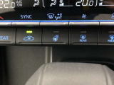 ステアリングヒーター付き。寒い日のドライブも、手のひらから温めてくれます。