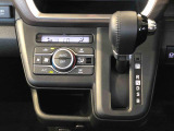 温度を設定すれば、自動で車内の温度管理をしてくれる優れものです♪ATミッションで運転楽々