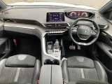 美しく張りつめた空気感を醸し出す新世代の『i-Cockpit』は、新しい刺激と高揚が待っています