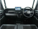 ◆インテリアパネル◆視界広々で非常に運転しやすくロングドライブでも疲れを感じさせないすっきりとまとまったインパネ周りです。