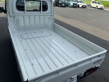 多目的に使用できる広い荷室になります