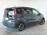 安全装備も充実したお車です!電源コンセントもついてます