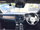 V90 T8 ツインエンジンAWDインスクリプション入庫♪ボルボステーションワゴンのフラッグシップモデル!プレミアムサウンドのB&Wにマッサージ機能付きシートの組み合わせ♪ドライブが快適な1台です!