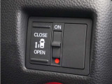 ◆片側電動スライドドア◆狭い駐車場でも乗り降りが楽々♪お子様が隣の車にドアを当ててしまう心配もございません!小さなお子様連れの方もこれで安心。