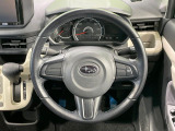 インテリアに合わせたデザインのステアリングは、運転される方のことも考え、運転しやすい形状、大きさです。是非一度、実際に触ってお確かめください。