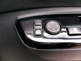 ドアミラーの鏡面の調節、格納は運転席からすべて操作できます!