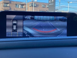 狭い場所での駐車やすれ違いなどでより的確な運転操作に役立つ360&deg;ビューモニターが装備されています。