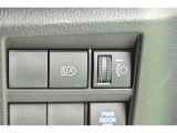 中古車をキレイで気持ちよくお乗りいただけるよう、エンジンルームからシートを外した洗浄まで、目に見えない部分も徹底的に洗浄しています!