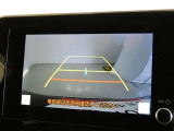 バックガイドモニターで、後方を確認しながら安心して駐車することができます。運転初心者も熟練者も必須の機能ですよ!